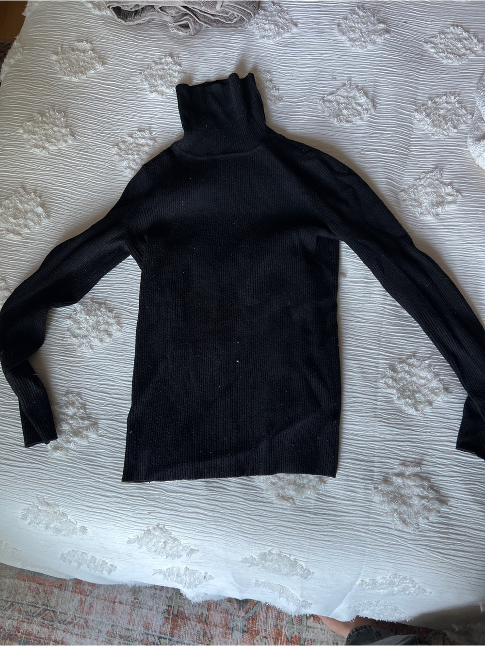 Bluivy Black Ribbed Turtleneck Sweater